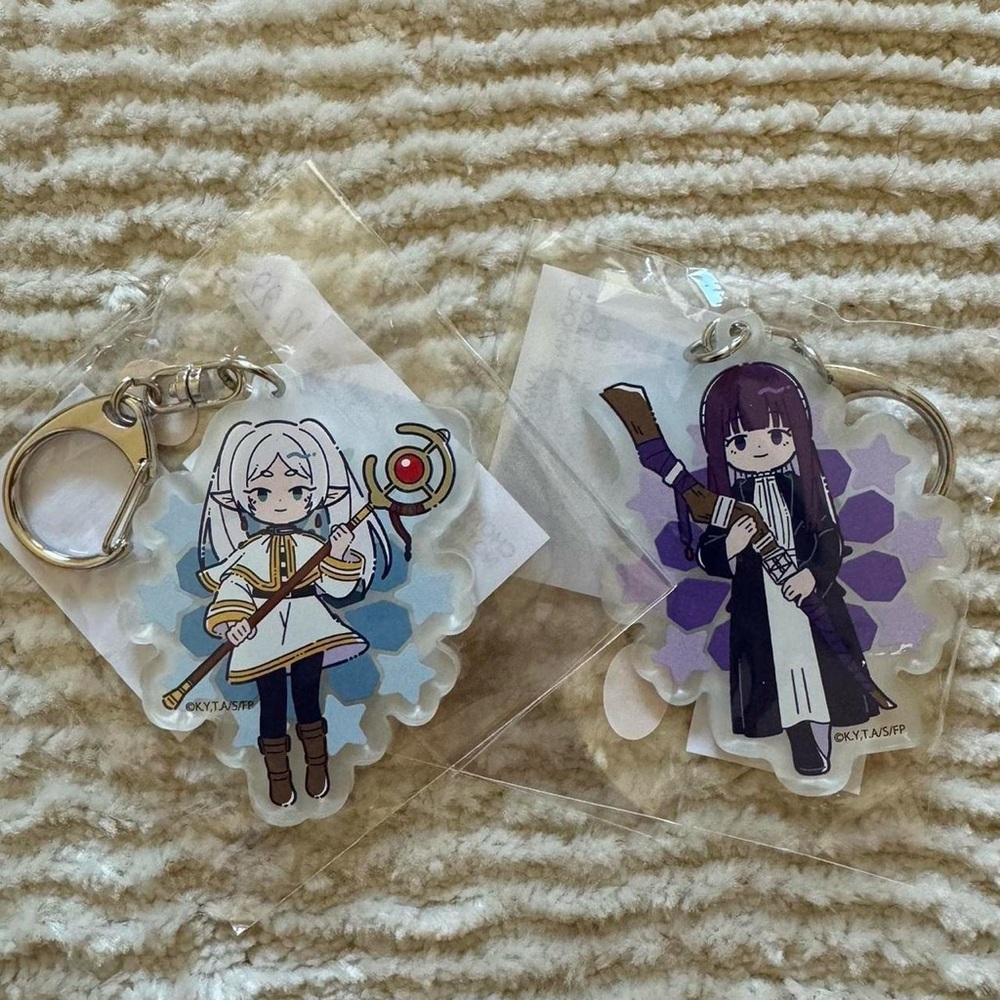 Frieren: beyond journey’s end anime keychains set from Japan